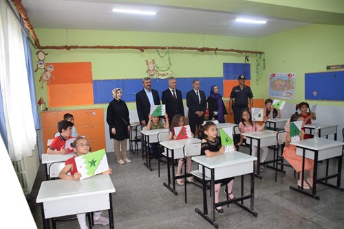 Mehmet Akif Ersoy İlkokulunda Karne Sevinci