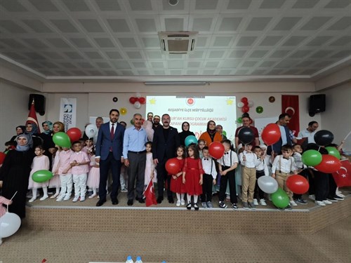 Kaymakamımız Sayın Ahmet TAN, 4-6 Yaş Kur'an Kursu Çocuk Akademisi Kapanış Programına Katıldı.