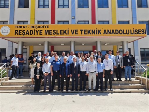 Kaymakamımız TÜBİTAK 4006 Bilim Fuarının Açılışını Gerçekleştirdi.
